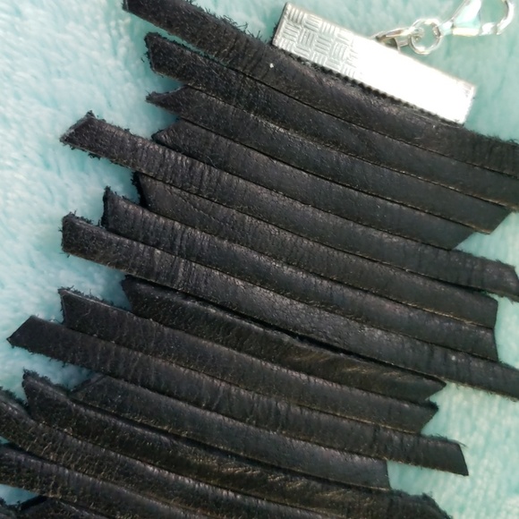 Black 100% Leather Uneven Wrist Wrap - Picture 7 of 8